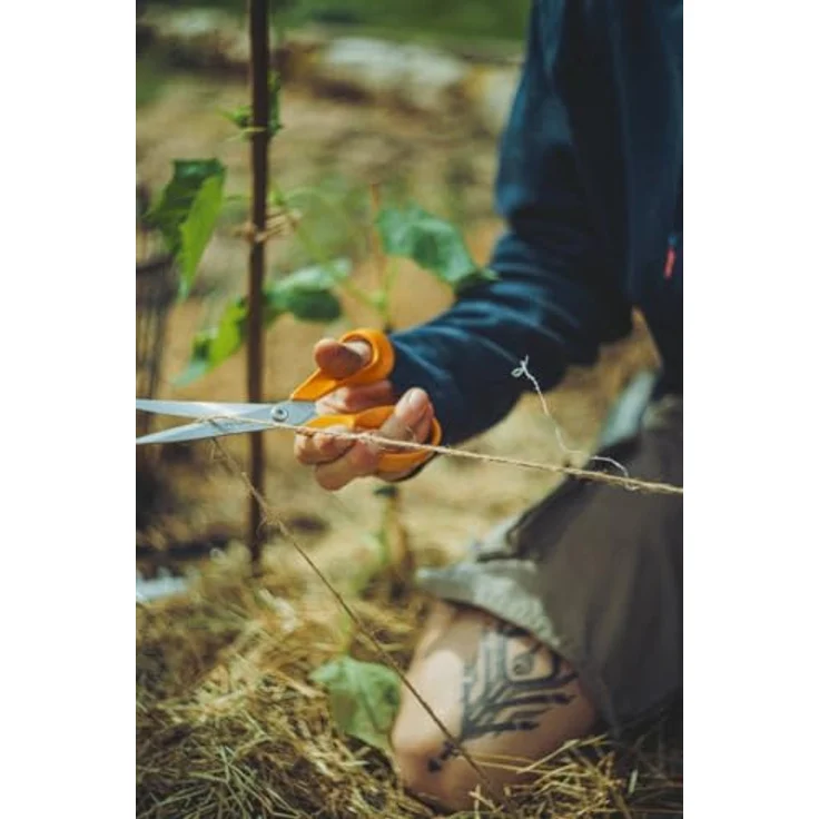 Fiskars Universalschere 210mm, rostfreier Stahl mit ergonomischem Kunststoffgriff, gerade Klinge – Bild 5