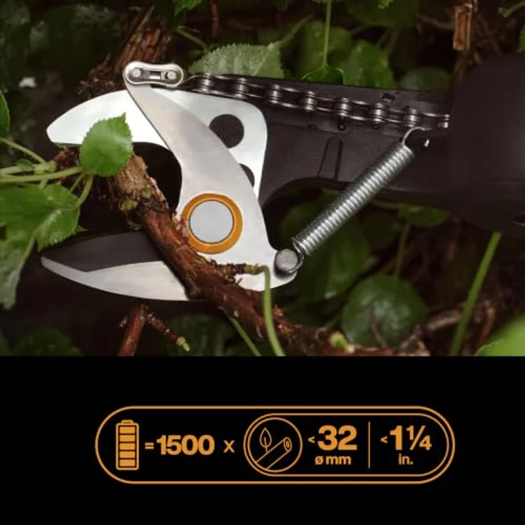 Fiskars Akku-Teleskop-Astschere Bypass, Sologerät für Äste bis 32 mm Durchmesser, ohne Akku und Ladegerät – Bild 5