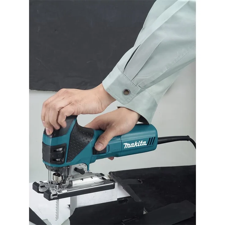 Makita Stichsäge 4351FCTJ (720 Watt, Schnitttiefe in Holz: 135mm, inkl. Absaugstutzen, Gleitschuh, LED, 6x Sägeblatt, im Makpac) – Bild 3