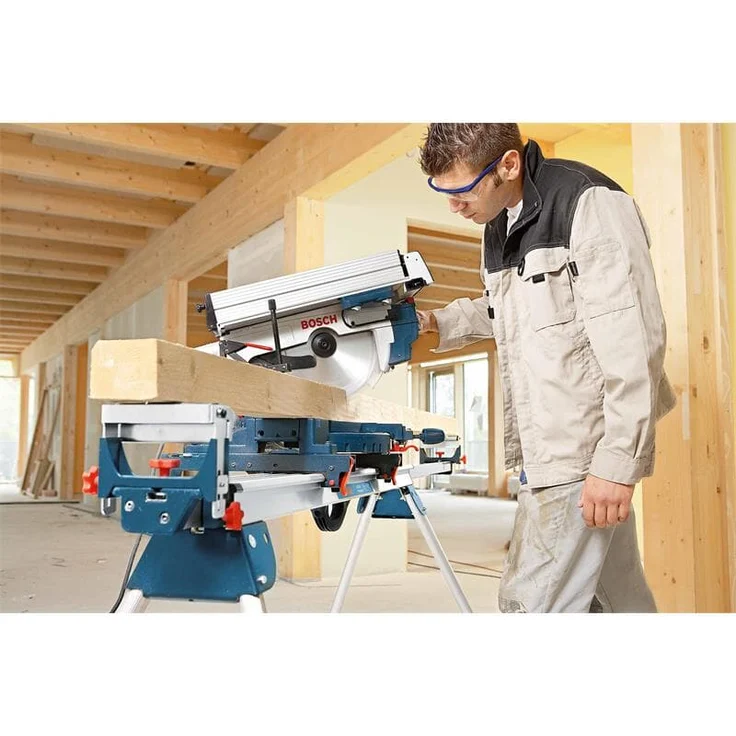 Bosch Professional Kombinationssäge GTM 12 JL (Sägeblatt-: 305 mm , inkl. 1x Kreissägeblatt, Schiebestock, im Karton) – Bild 4