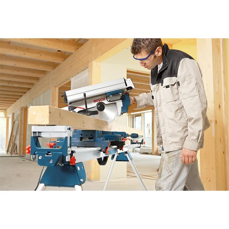 Bosch Professional Kombinationssäge GTM 12 JL (Sägeblatt-: 305 mm , inkl. 1x Kreissägeblatt, Schiebestock, im Karton) – Bild 5