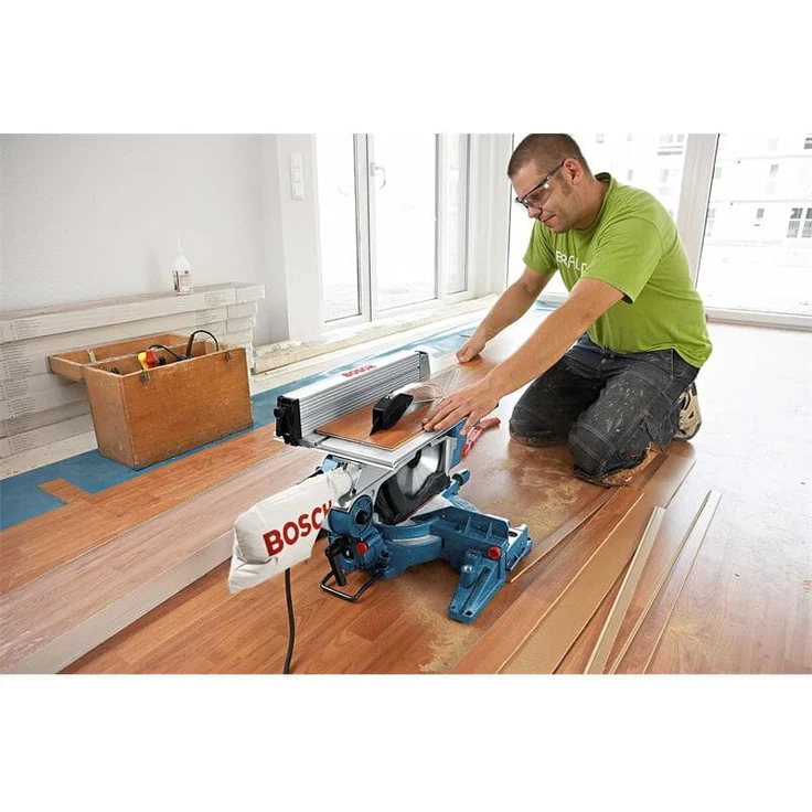 Bosch Professional Kombinationssäge GTM 12 JL (Sägeblatt-: 305 mm , inkl. 1x Kreissägeblatt, Schiebestock, im Karton) – Bild 3