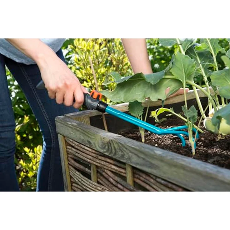 GARDENA combisystem-Kleingrubber: 3-Zinken-Gartenkralle zum Lockern und Lüften des Bodens, Arbeitsbreite 7 cm, ergonomischer Griff, Korrosionsschutz (8921-20) – Bild 4