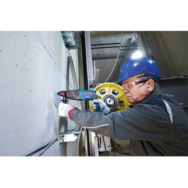 Bosch Professional Bohrhammer GBH 2-26 mit Tiefenanschlag, Zusatzhandgriff, 830 Watt-Motor, 2,7 Joule, SDS-Plus Werkzeugaufnahme, Transportkoffer – Bild 6