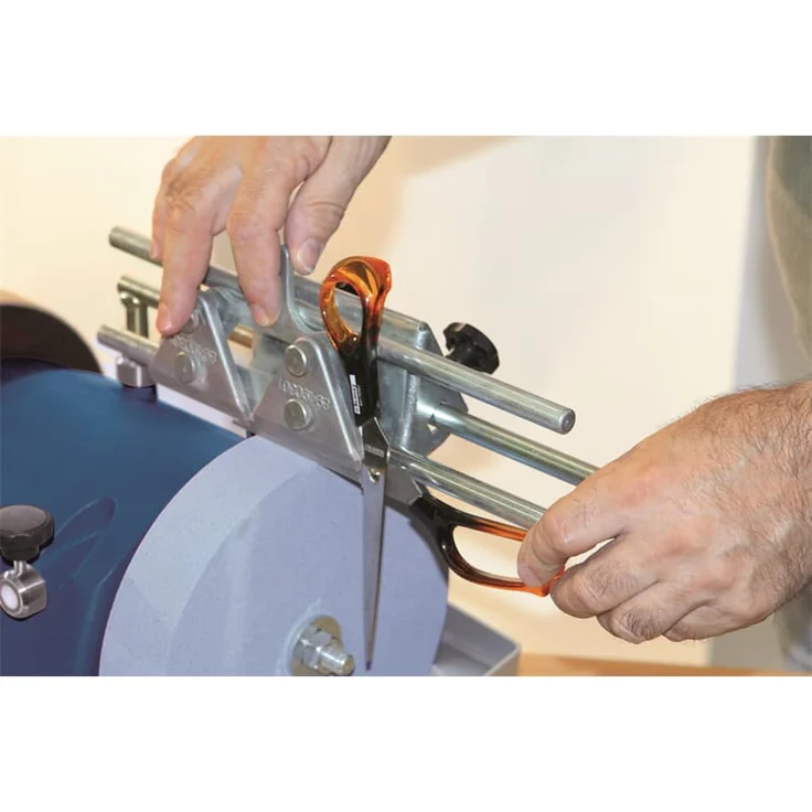 Scheppach Nass-Schleifsystem TIGER 2500 (Nass-Schleifmaschine mit 200W, Schleifstein aus Edelkorund mit Ø 250mm, Abziehpaste, Lederabziehscheibe - Winkellehre - Bruchsicherer Wassertank) – Bild 8