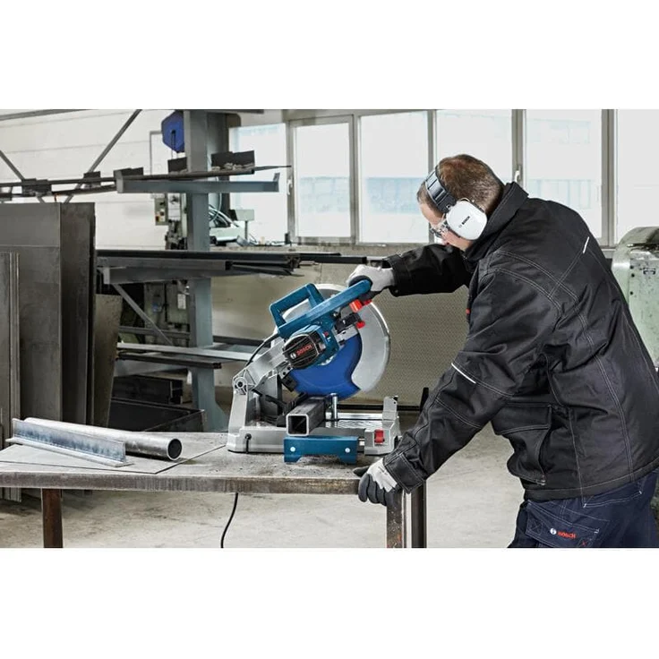 Bosch Professional Metalltrennsäge GCD 12 JL (1.500 min-1 Leerlaufdrehzahl, 20,0 kg Gewicht, inkl. Kreissägeblatt für Stahl, im Karton) – Bild 3