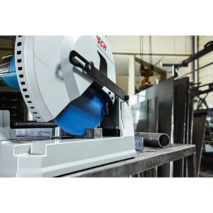 Bosch Professional Metalltrennsäge GCD 12 JL (1.500 min-1 Leerlaufdrehzahl, 20,0 kg Gewicht, inkl. Kreissägeblatt für Stahl, im Karton) – Bild 2