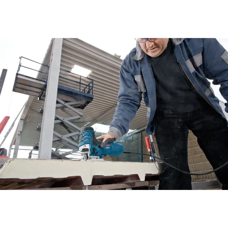 Bosch Professional Stichsäge GST 150 (780 Watt, Schnitttiefe Holz max: 150 mm, ohnne Schlauch, im Koffer) – Bild 2