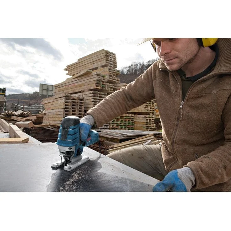 Bosch Professional Stichsäge GST 150 (780 Watt, Schnitttiefe Holz max: 150 mm, ohnne Schlauch, im Koffer) – Bild 4
