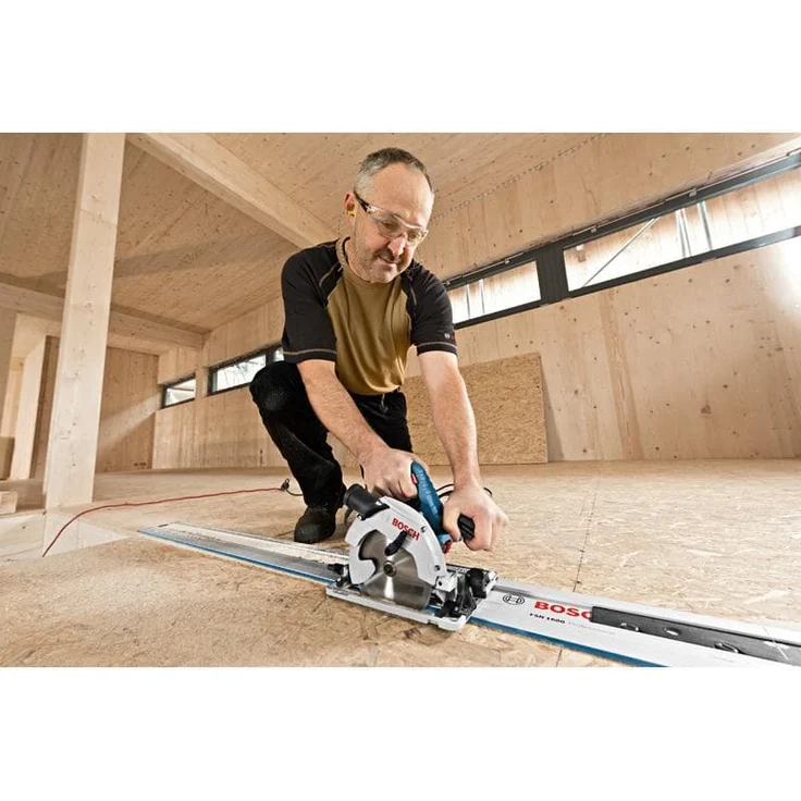 Bosch Professional Handkreissäge GKS 55+ G (1.350 Watt, inkl. 1x Sägeblatt, Innensechskant, Parallelanschlag, Vakuumadapter, im Karton) – Bild 6
