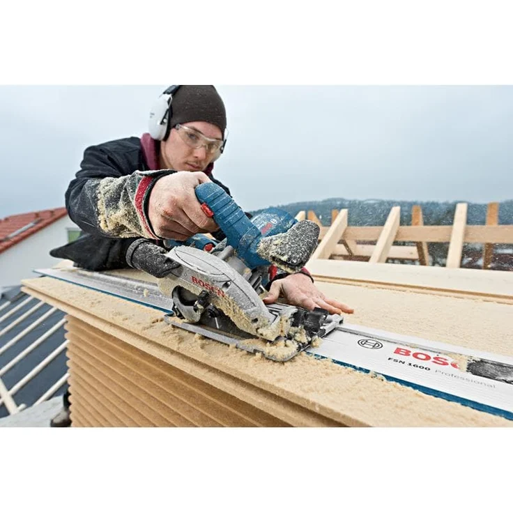 Bosch Professional Handkreissäge GKS 55+ G (1.350 Watt, inkl. 1x Sägeblatt, Innensechskant, Parallelanschlag, Vakuumadapter, im Karton) – Bild 8