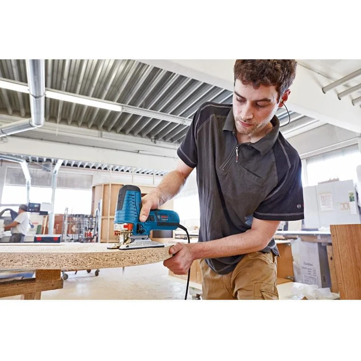 Bosch Professional Stichsäge GST 160 (800 Watt, Schnitttiefe in Holz: 160 mm, 3x Sägeblatt, Spanreißschutz, Staubabsaugungs-Set, in L-BOXX) – Bild 7