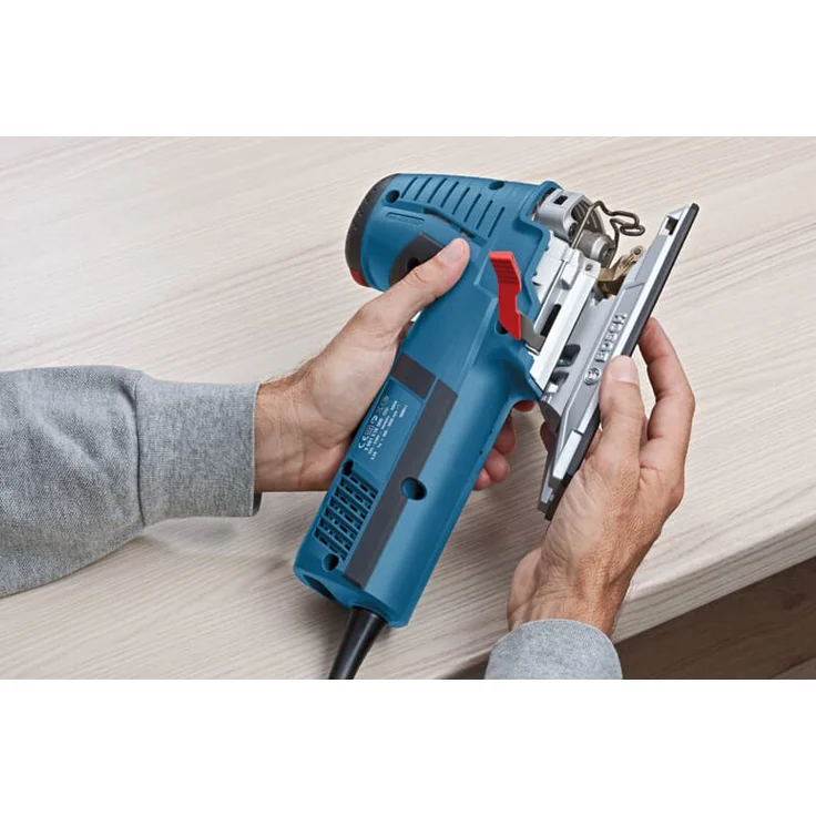 Bosch Professional Stichsäge GST 160 (800 Watt, Schnitttiefe in Holz: 160 mm, 3x Sägeblatt, Spanreißschutz, Staubabsaugungs-Set, in L-BOXX) – Bild 4