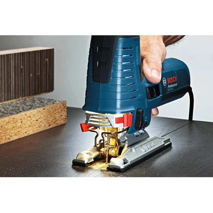 Bosch Professional Stichsäge GST 160 (800 Watt, Schnitttiefe in Holz: 160 mm, 3x Sägeblatt, Spanreißschutz, Staubabsaugungs-Set, in L-BOXX) – Bild 6
