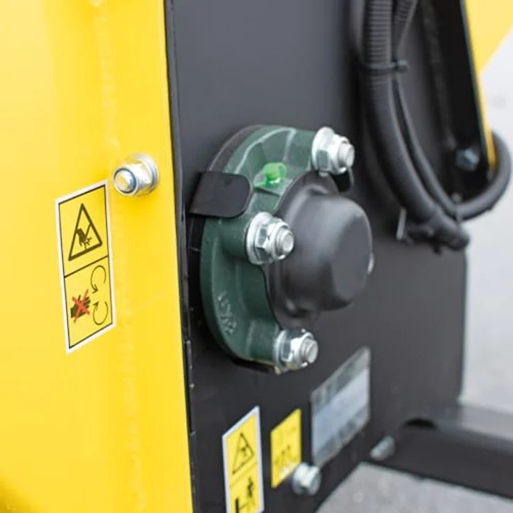 BAMATO Häcksler HACK-120, 15 cm max. Astdurchmesser, 9 kW Benzinmotor mit E-Start, Luftbereifung und Abdeckplane – Bild 7