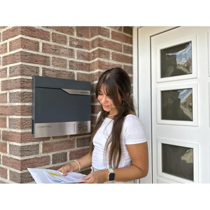 Metzler® Briefkasten Anthrazit, Wandbriefkasten mit Zeitungsfach, personalisierbar mit Lasergravur, rostfreies Edelstahl-Namensschild, 10 Jahre Ersatzteilversorgung – Bild 3