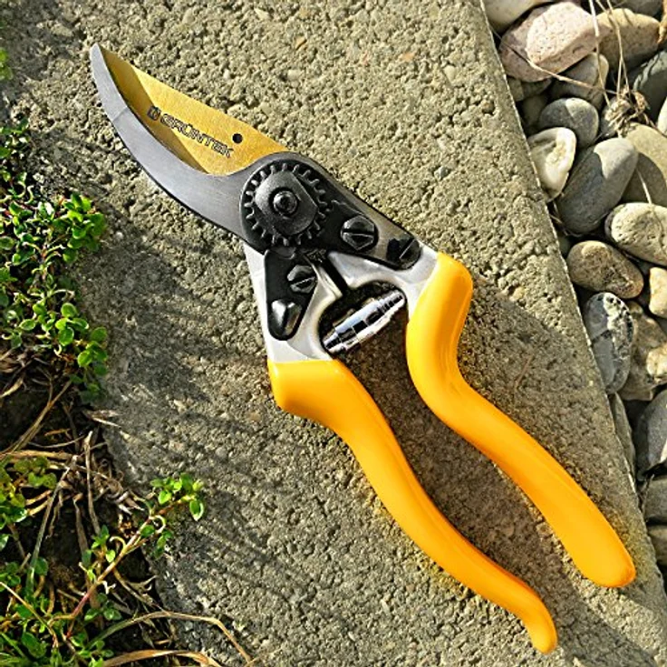 GRÜNTEK Gartenschere Premium Bypass-schere Z-25, Titan beschichtete SK5 Klinge, Rebschere Ergonomisch 215 mm, Antihaftbeschichtet – Bild 7
