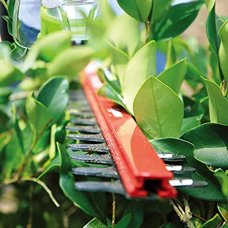 Greenworks Tools Akku-Heckenschere G24HTK2 (Li-Ion 24 V 47 cm Schnittlänge 17 mm Zahnabstand 2800 Schnitte-min t-förmiger Griff inklusive 2Ah Akku und Ladegerät) – Bild 4