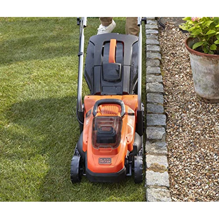 Black+Decker Akku-Rasenmäher BCMW3336L2 (36V, 2.5Ah, 33 cm Schnittbreite, für mittlere Rasenflächen bis 500 m², 5-fache Höhenverstellung, inkl. 2 Akkus, Ladegerät, 35l Fangkorb), Orange-Schwarz - BCMW3336L2-QW – Bild 4