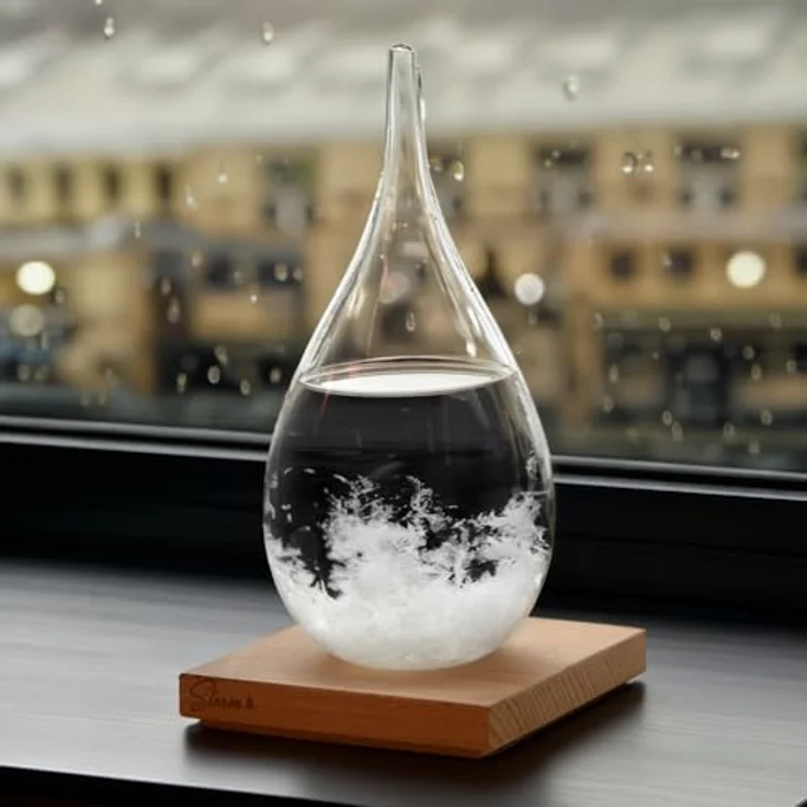 mikamax Storm Glass Drop Large, Wettervorhersage Glas mit Holzstand, Barometer und Wetterstation, Maße 10 x 11 x 23 cm, Geschenkidee für Männer und Frauen – Bild 2