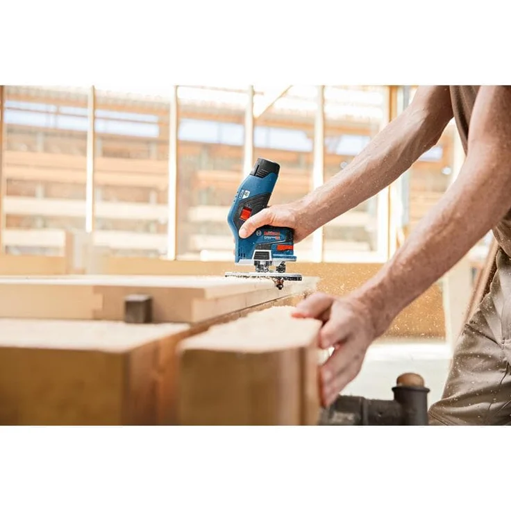 Bosch Professional Akku Kantenfräse GKF 12V-8 (Fräskopf-Schaft: 8 mm, inkl. 2x 3,0 Ah Akku + Schnellladegerät, Spannzange, Maulschlüssel, in L-BOXX 136) – Bild 6