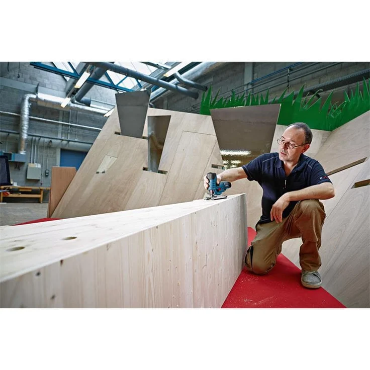 Bosch Professional 12V System Akku Stichsäge GST 12V-70 (2x Sägeblatt, Gleitschuh, Spanreißschutz, Schnitttiefe in Holz: 70 mm, 2x 3.0Ah Akkus und Ladegerät, in L-Boxx) – Bild 9