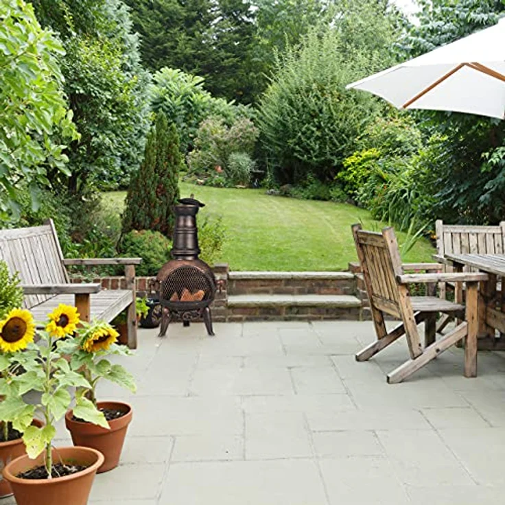 relaxdays Feuerkorb Terrassenofen in Bronze, Gusseisen, Aztekenofen für Garten und Terrasse, stabiler Gartenofen mit Funkenfluggitter – Bild 2