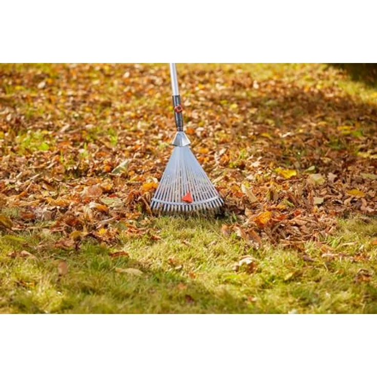 GARDENA combisystem-Verstellbesen: Laubrechen mit variabler Arbeitsbreite von 30-50 cm, ideales Gartenzubehör zum Zusammenfegen von Laub oder Grasschnitt, passend zu allen cs-Stielen (3103-20) – Bild 5