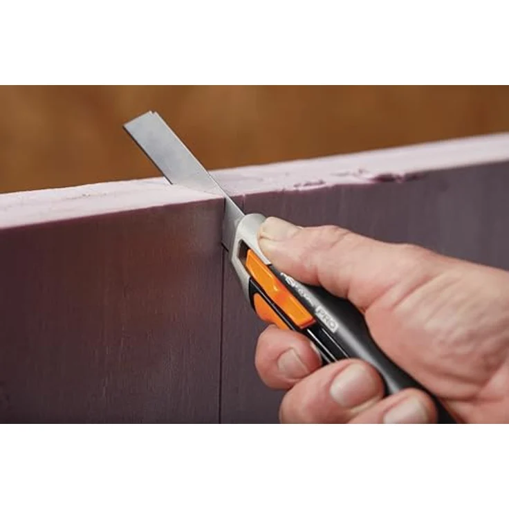 Fiskars Cuttermesser, Länge 16,5 cm, Inklusive Klinge (18mm), Rostfreier Stahl-Kunststoff, Schwarz-Orange, CarbonMax, 1027227 – Bild 5