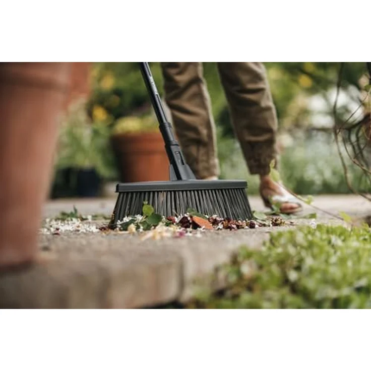 Fiskars Allzweckbesen-Kopf mit Powerclean-Borsten, Breite: 37,5 cm, M, Kunststoff, Schwarz, Solid, 1025930 – Bild 5
