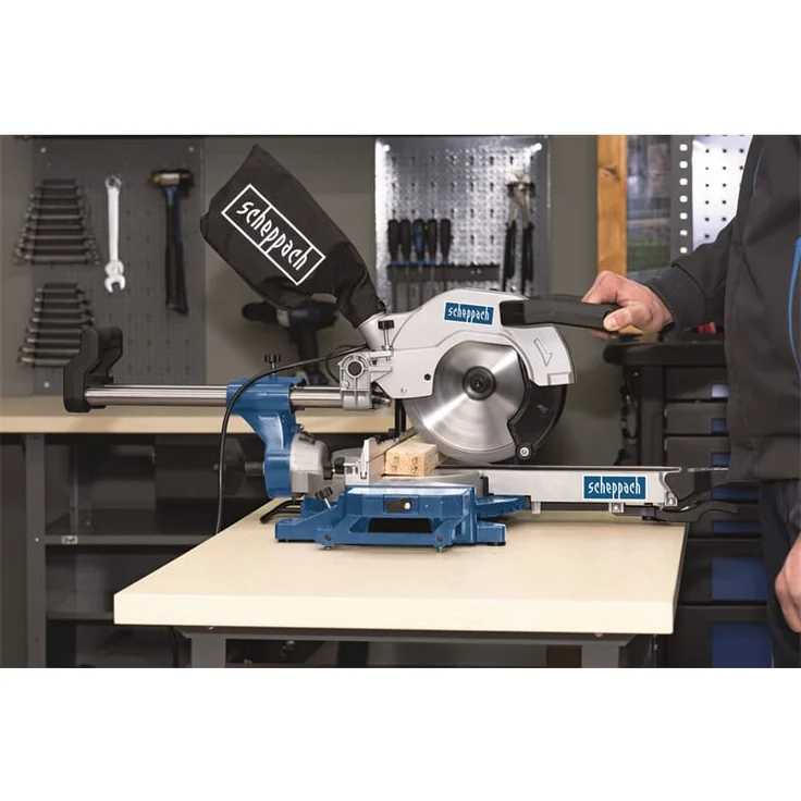 Scheppach HM90MP Kapp-Zug-Gehrungssäge 1700 W, Ø216 mm Sägeblatt, Schnittleistung von 340 x 65 mm, mit Schnittkanten-Laser und LED, Drehtisch mit Schnellarretierung und zwei Schnittgeschwindigkeiten – Bild 10
