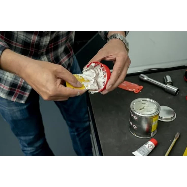 NIGRIN Fertigspachtel Fein-Spachtel, 250g Zweikomponenten-Spachtel mit Härter, porenfreie Karosserie-Lack-Oberfläche – Bild 5
