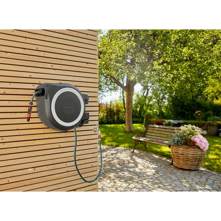 GARDENA Wand-Schlauchbox RollUp M/L 18622-20 25 Meter weiß 18622-20 180° schwenkbar frostsicher, UV-beständig Aufroll-Automatik mit Anschlussschlauch, Schlauch, Wandhalterung – Bild 4