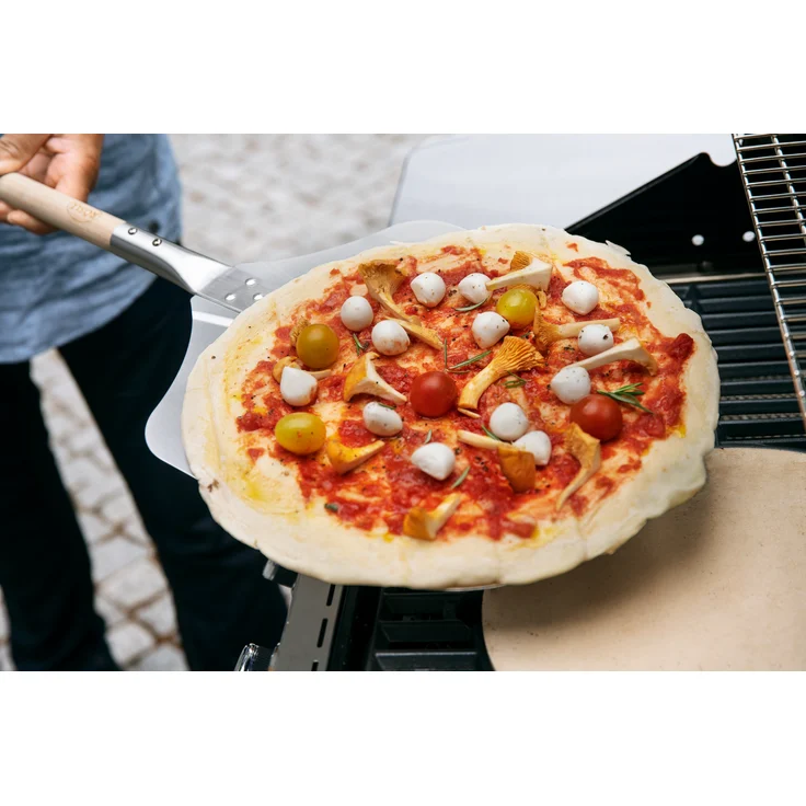 RÖSLE VARIO Pizzastein, Hochwertiger Pizzastein aus Schamott zur Zubereitung von Pizza, Flammkuchen, Brot usw. auf dem Grill oder im Backofen, 30 cm – Bild 2