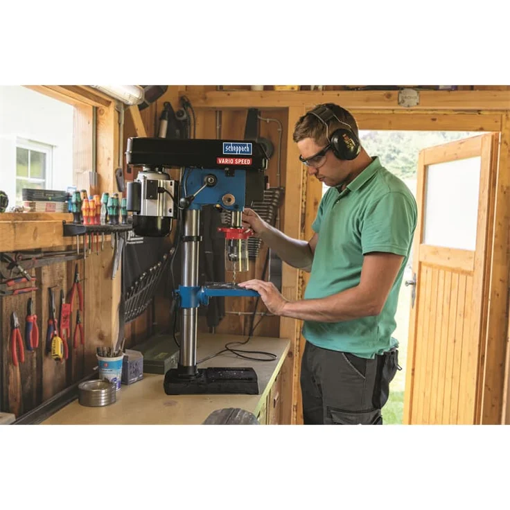 Scheppach Profi-Säulenbohrmaschine DP19Vario Tischbohrmaschine | Variable Drehzahl | Bohrfutterspannbereich von 1,5 bis 16mm | 550W | für Holz, Metall und Kunststoff | Laser & Digitale Drehzahlanzeige – Bild 8