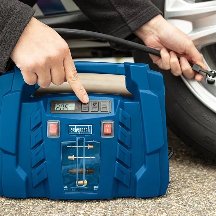Scheppach Kompressor Airforce 5 mit digitaler Anzeige 12V / 230V Anschluss für KFZ/Auto tragbarer Kofferkompressor 8bar Arbeitsdruck 150W Ansaugleistung 36,5 l/min inkl. Zubehör – Bild 7