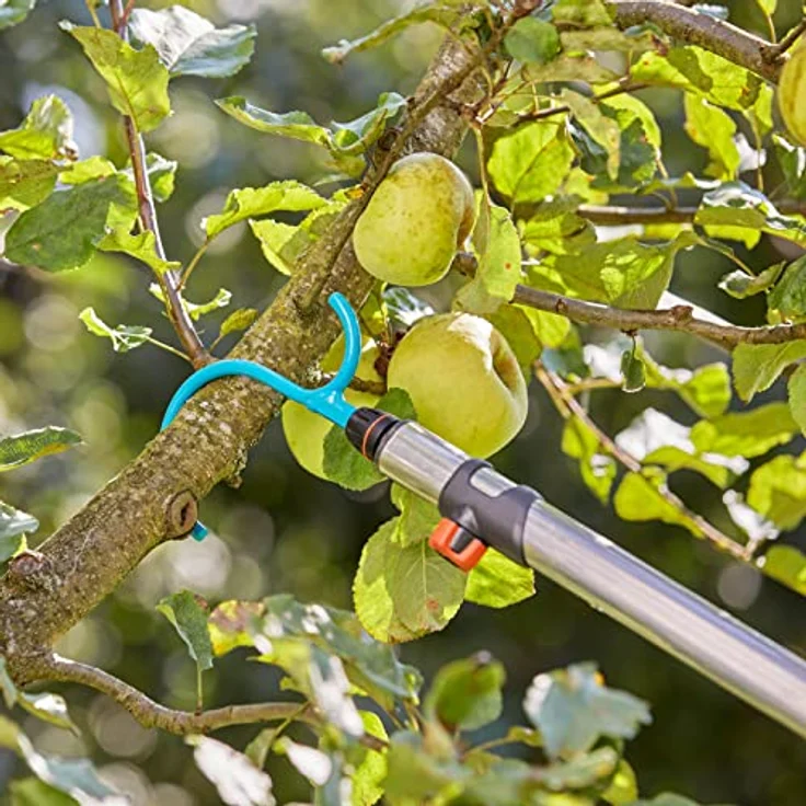 Gardena combisystem-Asthaken: Baumhaken für vielfältige Anwendung bei der Gartenarbeit, S-Form, Perfekter Halt am AST, aus recycelbarem Material gefertigt (17401-20) – Bild 4