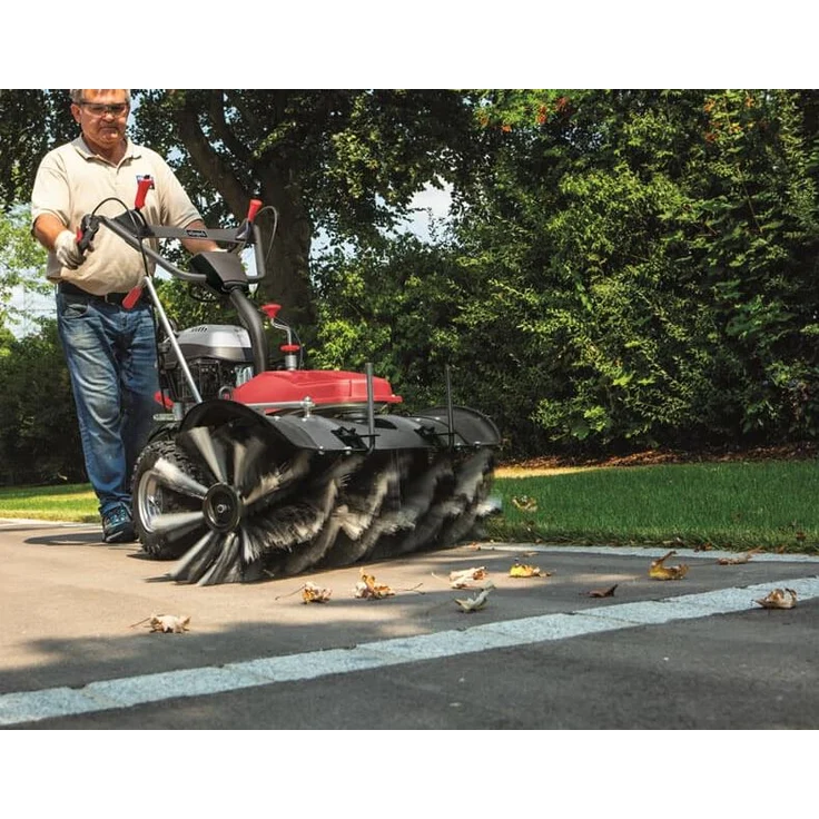 Scheppach Benzin Kehrmaschine E-Start SC2200PE 6,5 PS, Kehrbreite 100cm, 70L Box, Schneefräse, 3 Vorwärts und 1 Rückwärtsgang, inkl. Auffangbehälter und Schneeschild, Schneeschieber, Schneeräumer – Bild 2