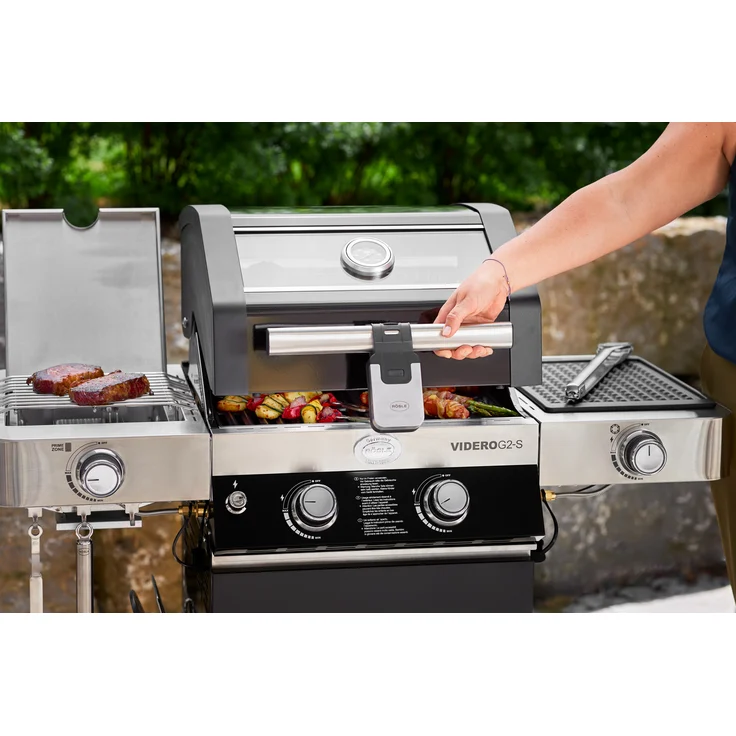 RÖSLE Universal BBQ LED-Griffleuchte, Hochwertige Grilllampe zur Beleuchtung von Kohle- und Gasgrills am Abend, zwei Helligkeitsstufen, einfache Befestigung, 200 Lumen - Preisvergleich – Bild 5