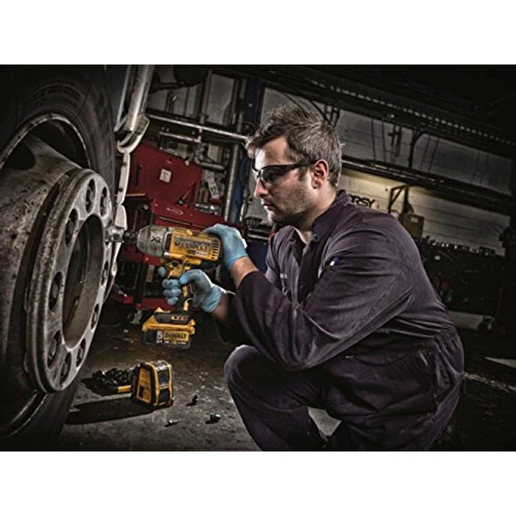 DeWalt 18 V, 5,0 Ah Akku-Schlagschrauber (Drehmoment max. 950 Nm, 1-2 Zoll Außenvierkant-Aufnahem, integrierte LED-Leuchte, inkl. 2x Akkus, System-Schnellladegerät und TSTAK Box-II) DCF899P2 – Bild 5