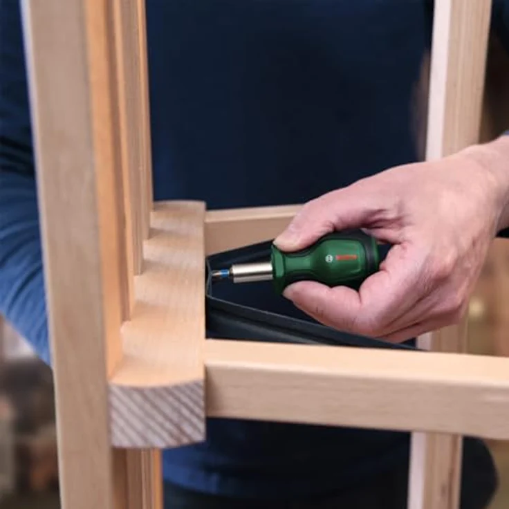 Bosch Handwerkzeug-Adventskalender 2024, 33-teilig (Werkzeug-Set mit Bit-Ratschenschraubendreher T-Griff, Präzisionsschraubendreher, Bit-Schraubendreher Stubby, Zubehör, Korkenzieher, Tasche) – Bild 3