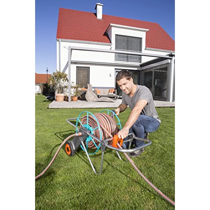 GARDENA Metall Schlauchwagen 100: Stabile, beschichtete Schlauchtrommel, abgewinkelter Schlauchanschluss, Handkurbel, Max. 100 m 1-2 Zoll, 80 m 5-8 Zoll, 50 m 3-4 Zoll, 25 m 1 Zoll (2674-20) – Bild 4