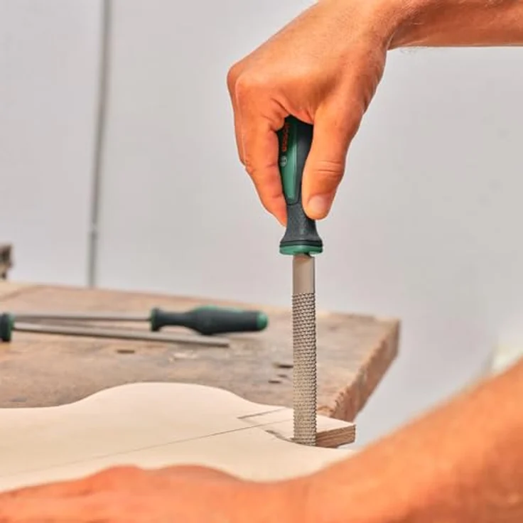 Bosch Raspel Set 3-teilig (Robustes Holzraspel Set inkl. Flach-, Halbrund- und Rundraspel; Harter Kohlenstoffstahl; Mittlerer Hieb 2; Ergonomischer Handgriff mit Softgrip) – Bild 3