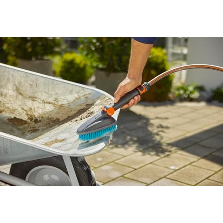 GARDENA Cleansystem Handbürste M hard, Hochdruckreiniger Bürste für kleine Flächen, kompatibel mit GARDENA Stielen, mit umlaufender Weichkunststoffleiste – Bild 2