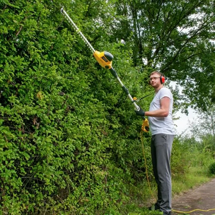 Powerplus POWXG2044, Teleskop-Heckenschere mit 550 W Motor, 550 mm Klingenlänge und verstellbarem Schneidkopf, gelbes Gehäuse – Bild 3
