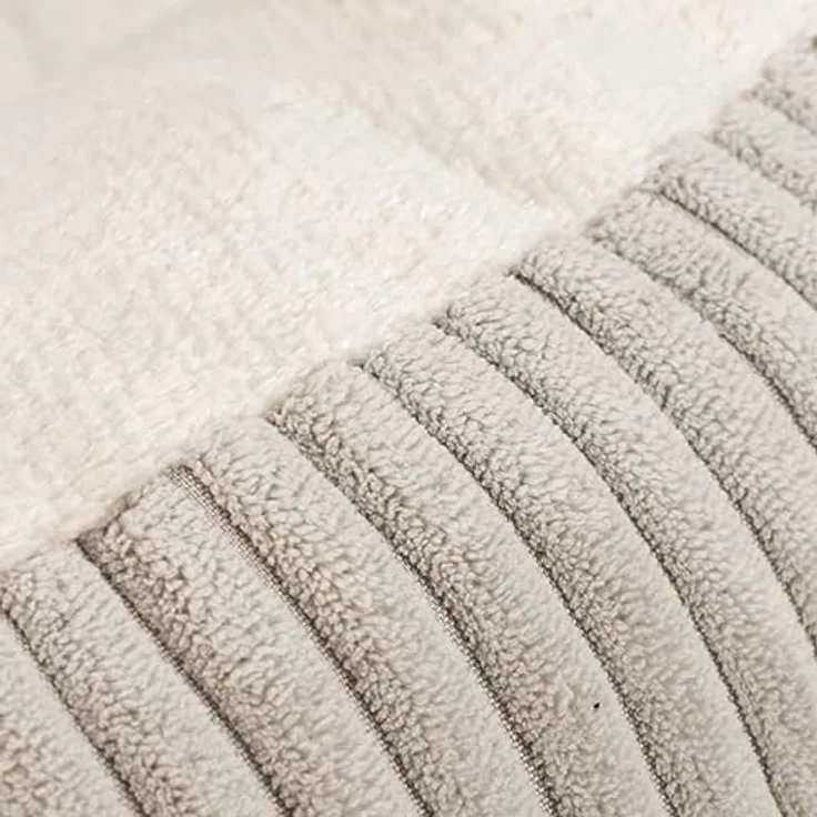 Designed By Lotte Tierbett Katzen Liegebett Ribbed hellgrau, weicher gerippter Stoff und runde Form für optimalen Komfort – Bild 3