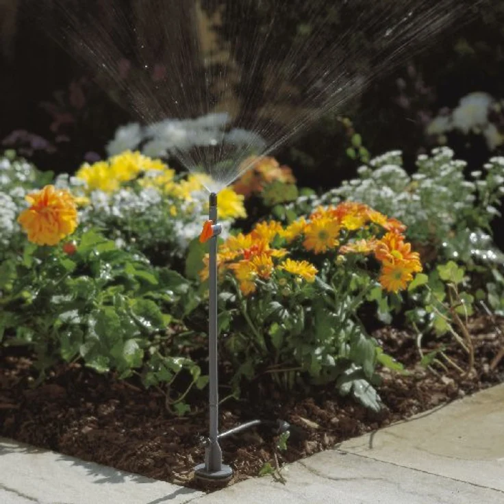 GARDENA Micro-Drip-System Sprühdüse 90°: Sprühkopf für 90°-Umgebung, regelbare Beregnung, flächendeckend, Sprühreichweite ca. 3 m, 5 Stück (1368-20) – Bild 2