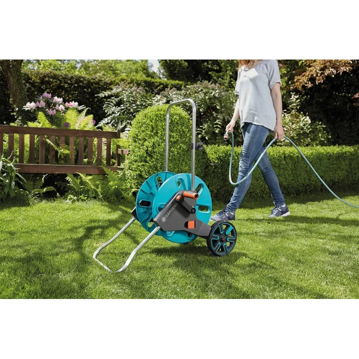 GARDENA Schlauchwagen CleverRoll M: Schlauchwagen mit bis zu 60 m Kapazität, besonders standfest, mit Clip zur Spritzen-Aufbewahrung, Nachtropfstopp, Kurbelseite frei wählbar (18511-20) – Bild 7
