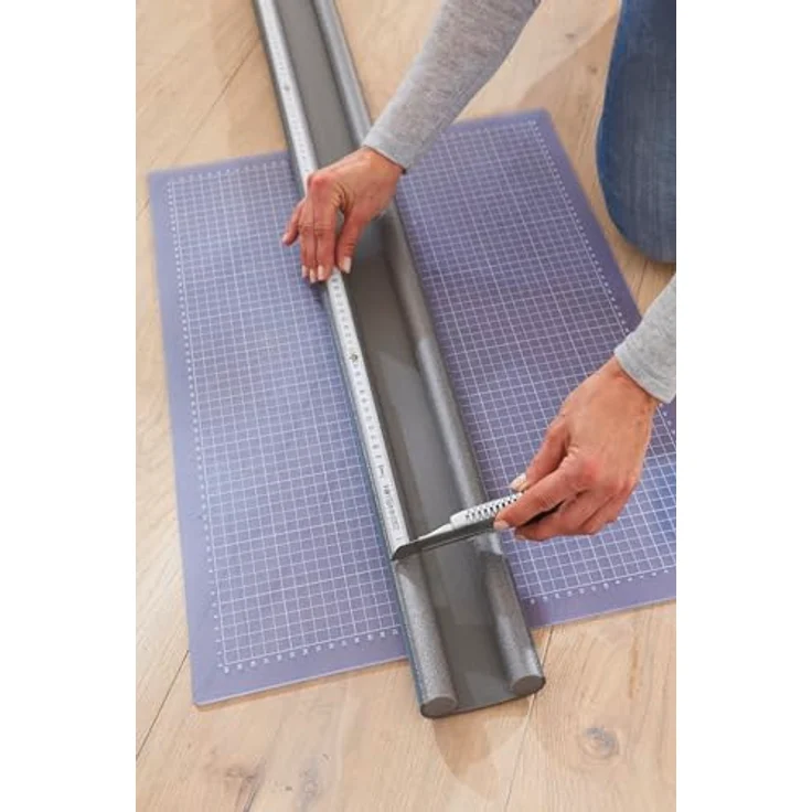 tesamoll Zugluftstopper für glatte Böden in Grau - Zuschneidbare Türbodendichtung für Schutz vor Zug und Lärm - 95cm x 25cm – Bild 3