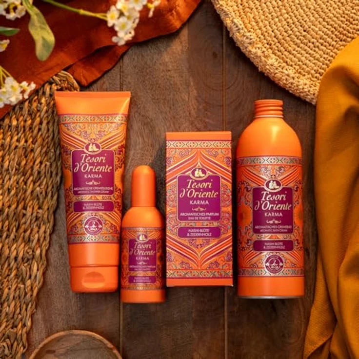 Tesori d'Oriente Körperpeeling Karma, Nashi-Blüte & Zedernholz, sanftes Peeling mit Mandelkernen und Jojobaperlen, 300 ml – Bild 5